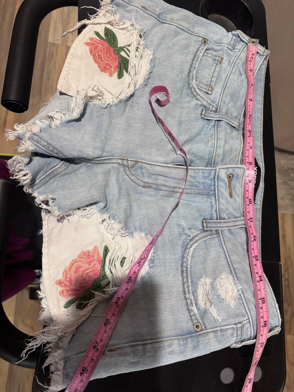 Express size 8 shorts with rose embroidery